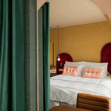 The Ostendian 4*