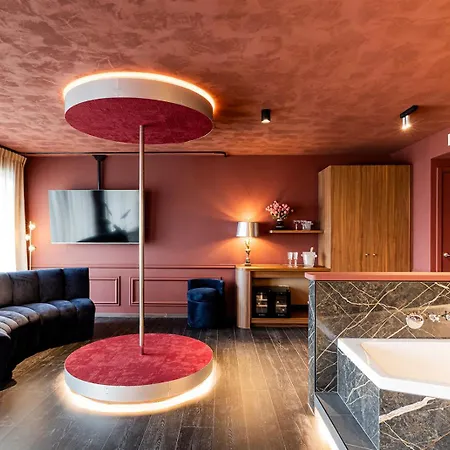 The Ostendian Otel